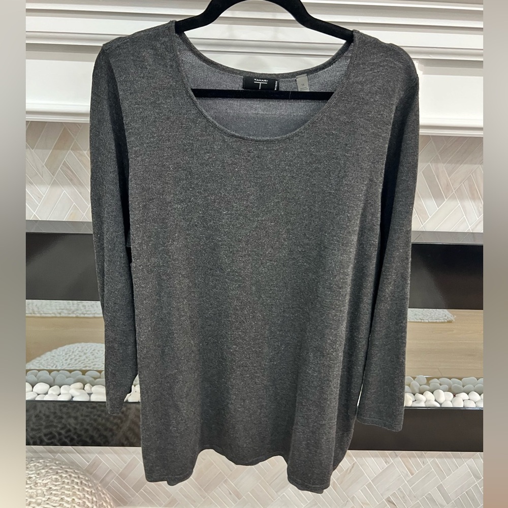 Tahari Charcoal Grey Long Sleeve Flowy Tunic Sweater with Side Slit Detail 1X